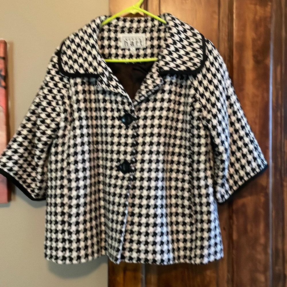 Adorable houndstooth swing jacket